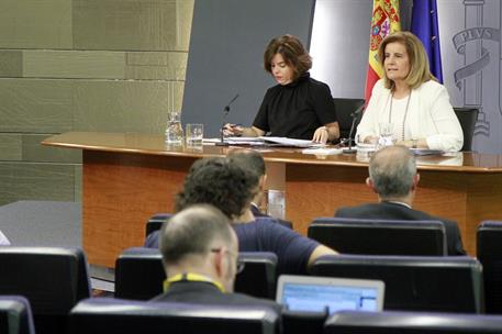 5/08/2016. Consejo de Ministros: Sáenz de Santamaría y Báñez. La vicepresidenta del Gobierno en funciones, Soraya Sáenz de Santamaría, y la ...